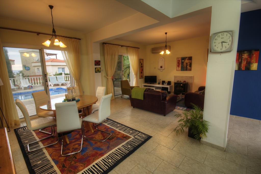 Villa Athina Paphos Pokoj fotografie