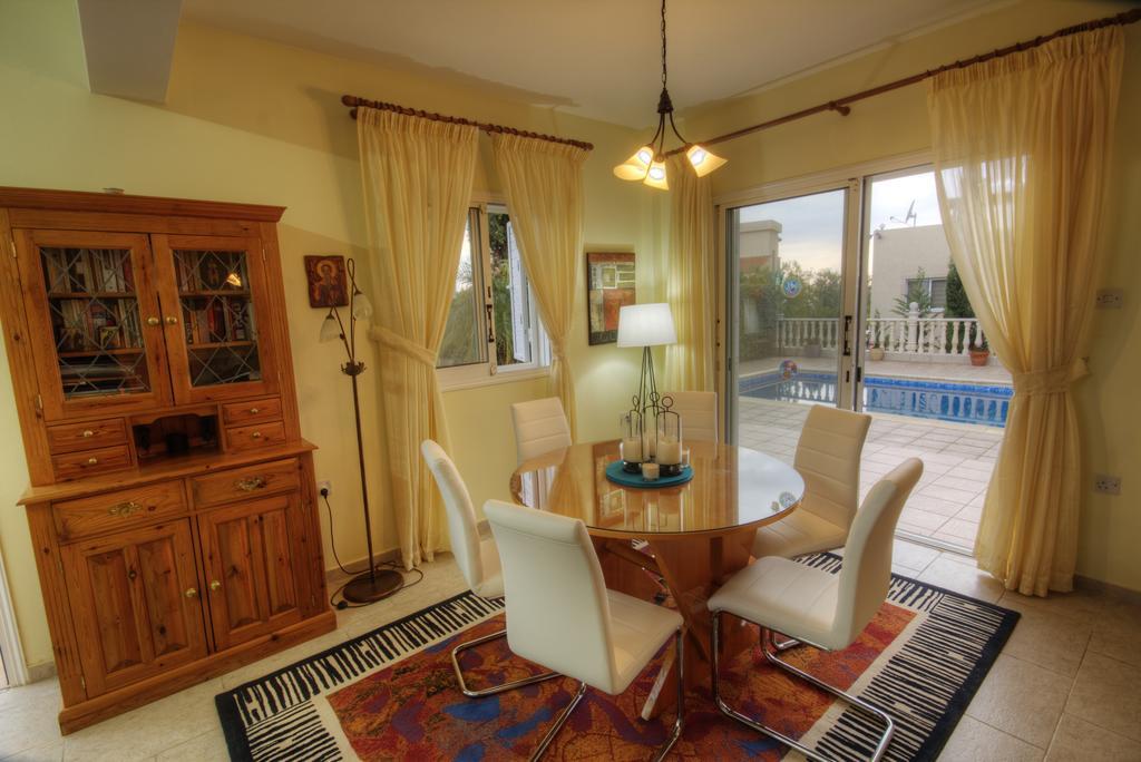 Villa Athina Paphos Pokoj fotografie