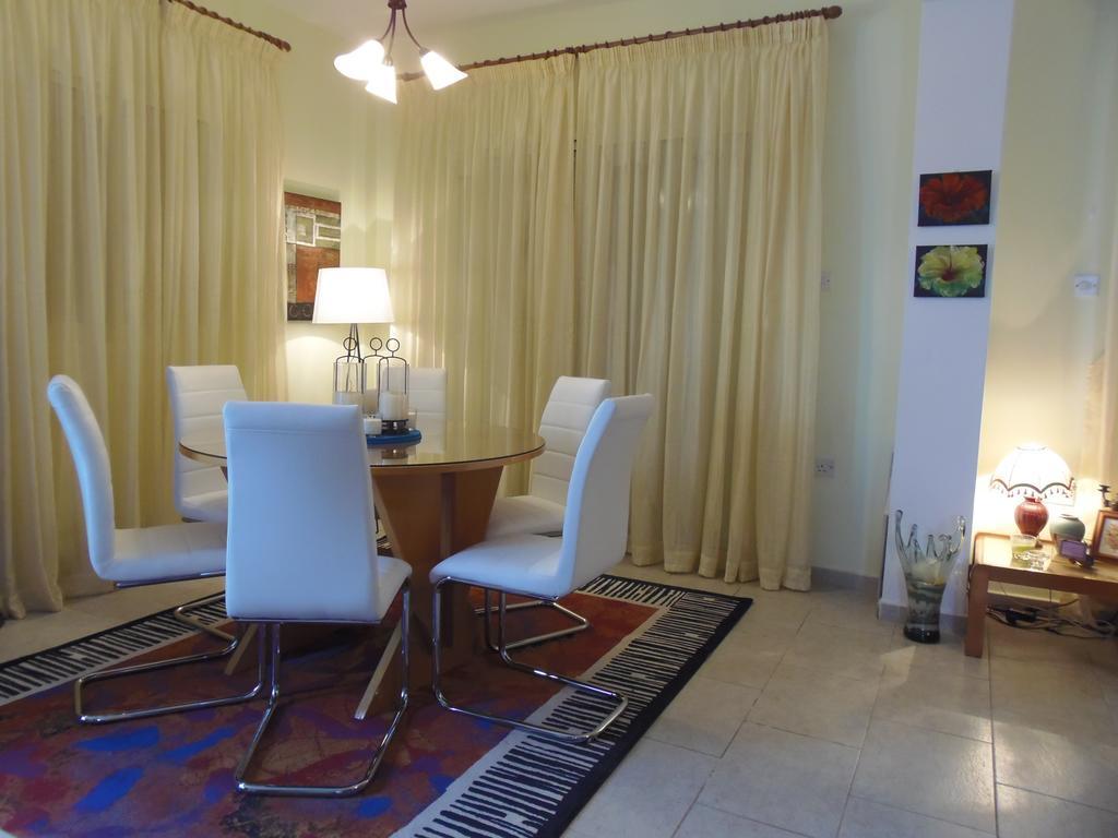 Villa Athina Paphos Pokoj fotografie